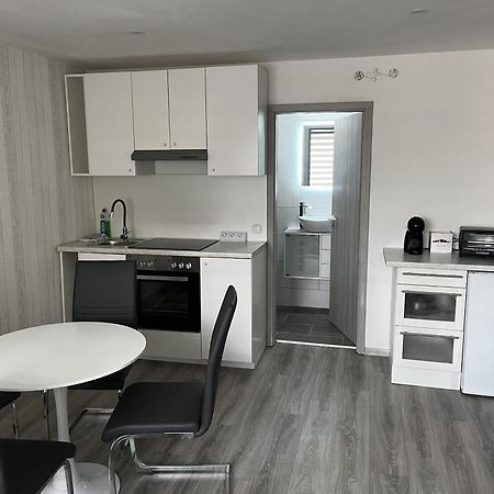 Messe-Hotelzimmer-Einzimmerappartement เลเวอร์คูเซน ห้อง รูปภาพ