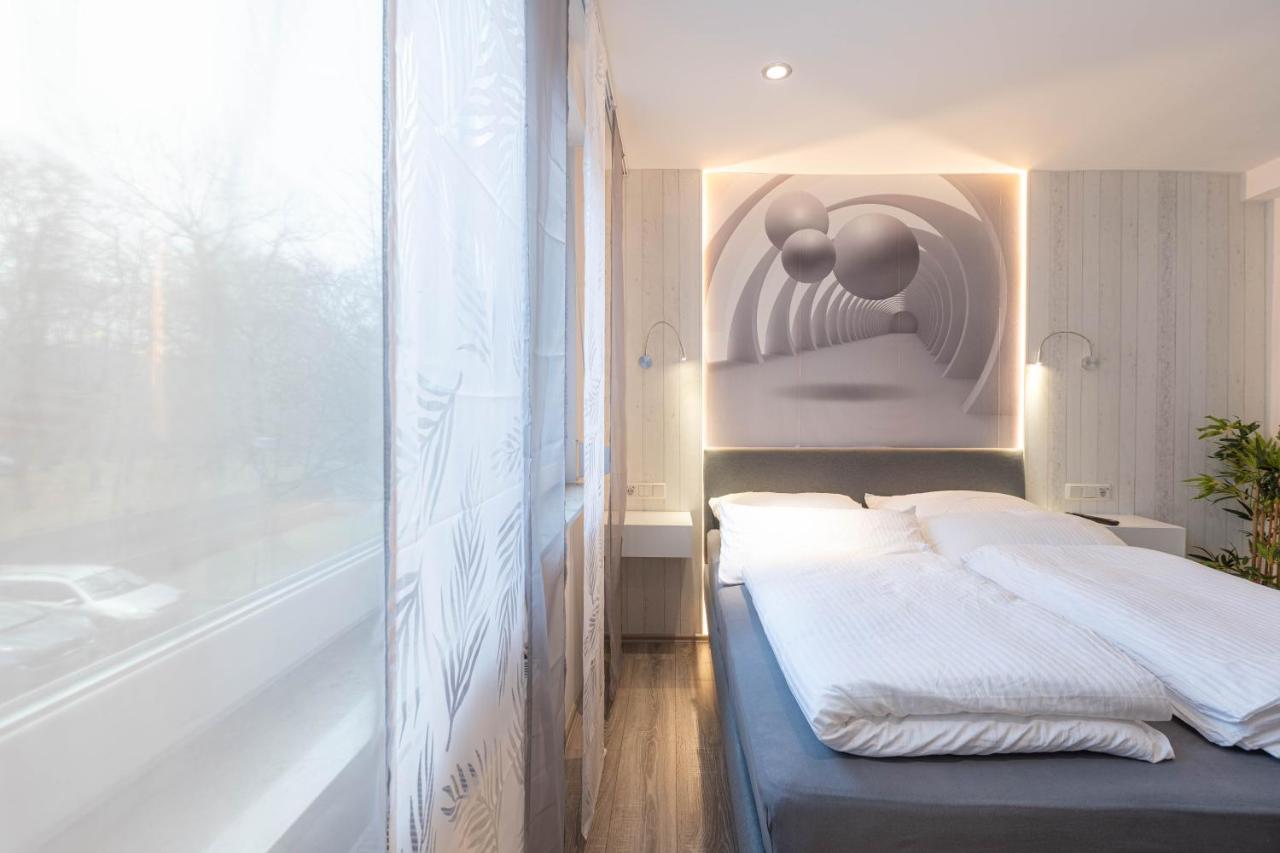 Messe-Hotelzimmer-Einzimmerappartement เลเวอร์คูเซน ภายนอก รูปภาพ