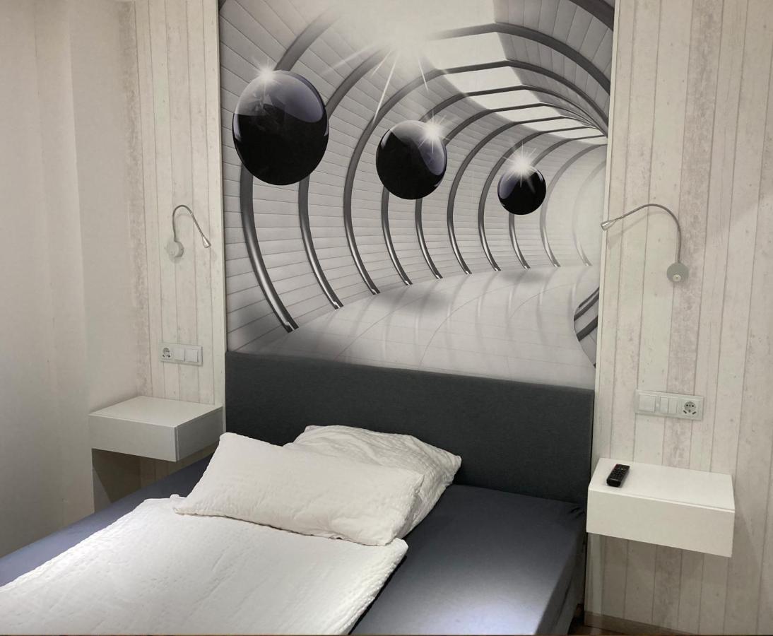 Messe-Hotelzimmer-Einzimmerappartement เลเวอร์คูเซน ภายนอก รูปภาพ